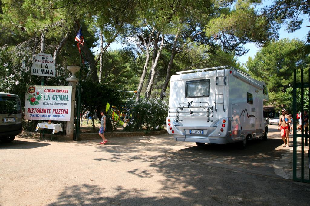 Camping La Gemma Hotel Peschici Exterior photo